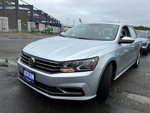 2018 Volkswagen Passat 2.0T SE