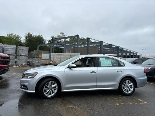 2018 Volkswagen Passat 2.0T SE