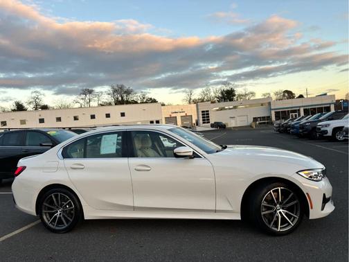 2022 BMW 330 i xDrive