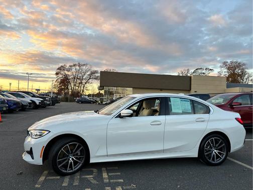 2022 BMW 330 i xDrive