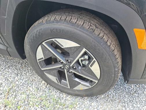 Phantom Black 2026 Hyundai TUCSON SEL Premium