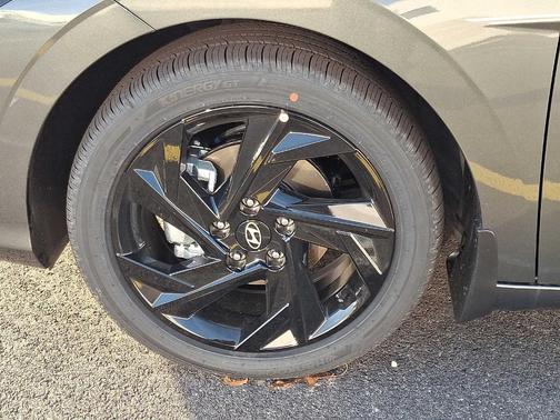 2026 Hyundai ELANTRA SEL