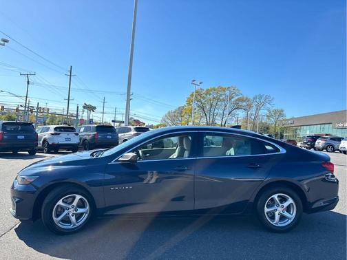 Blue Velvet Metallic 2018 Chevrolet Malibu 1LS