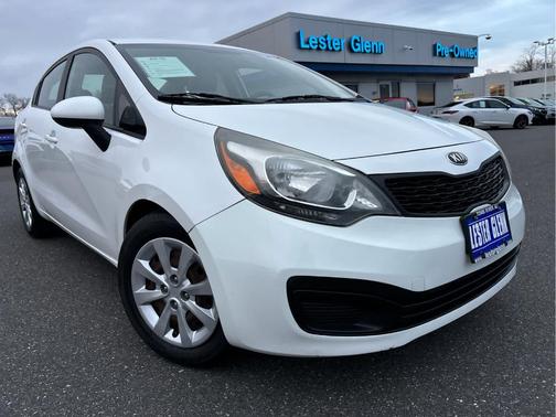 Clear White 2014 Kia Rio LX