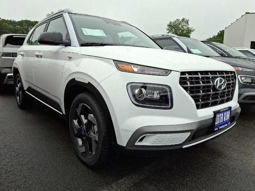 2025 Hyundai VENUE Limited