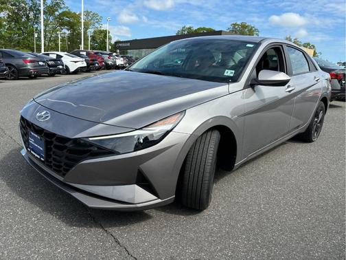 Metal 2023 Hyundai ELANTRA SEL