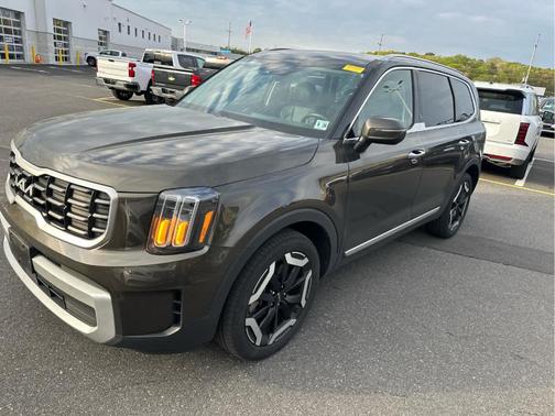 Dark Moss 2024 Kia Telluride S
