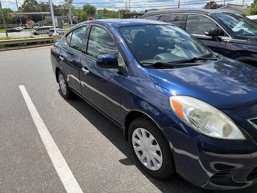 Blue Onyx 2014 Nissan Versa 1.6 SV