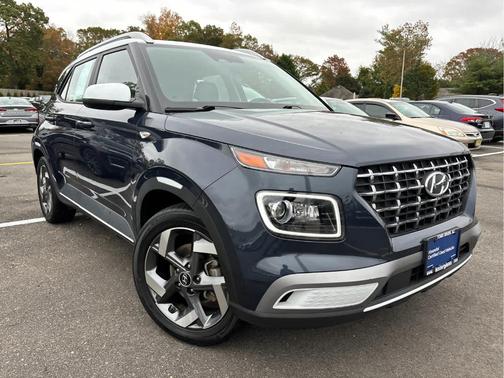 2023 Hyundai VENUE Limited