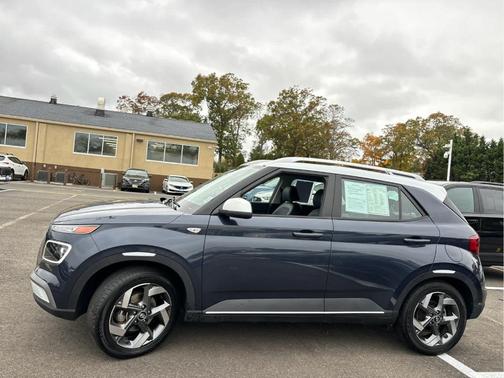 2023 Hyundai VENUE Limited