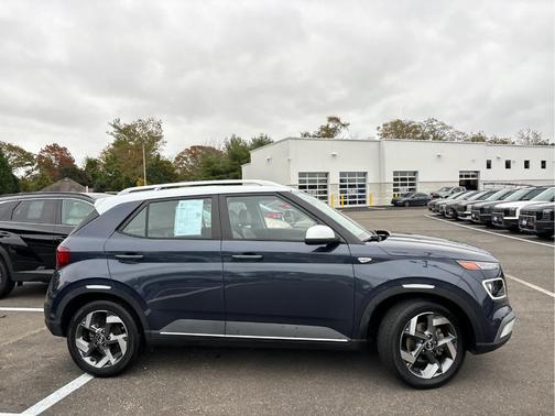 2023 Hyundai VENUE Limited