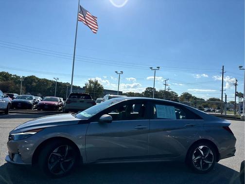 2023 Hyundai ELANTRA Limited