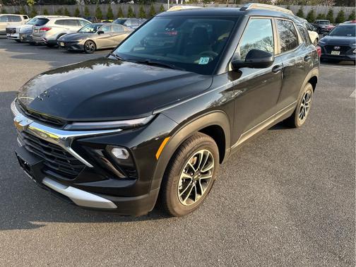 Mosaic Black Metallic 2026 Chevrolet Trailblazer LT