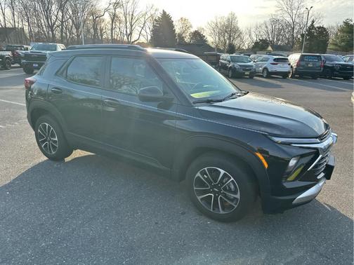 Mosaic Black Metallic 2026 Chevrolet Trailblazer LT