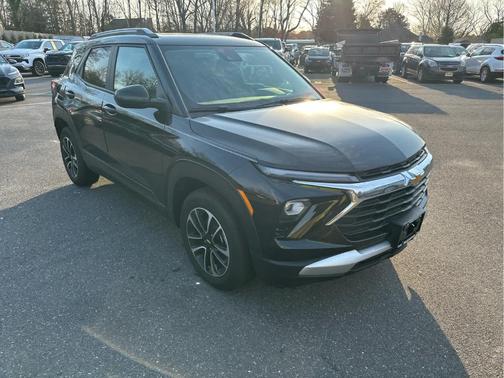 Mosaic Black Metallic 2026 Chevrolet Trailblazer LT