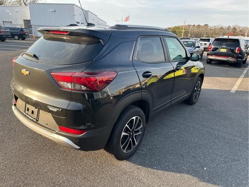 Mosaic Black Metallic 2026 Chevrolet Trailblazer LT