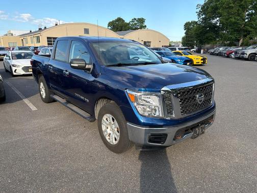 Deep Blue Pearl 2018 Nissan Titan SV