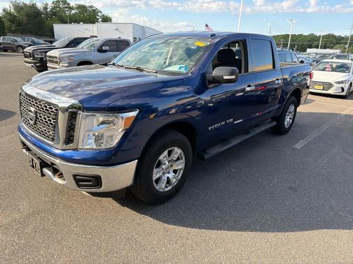 Deep Blue Pearl 2018 Nissan Titan SV