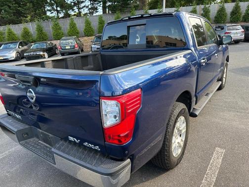 Deep Blue Pearl 2018 Nissan Titan SV