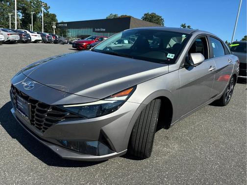 Metal 2023 Hyundai ELANTRA Limited