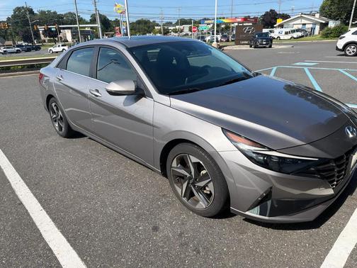 Metal 2023 Hyundai ELANTRA Limited