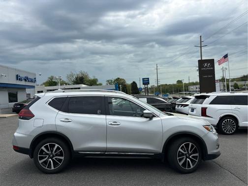 Brilliant Silver Metallic 2019 Nissan Rogue SL