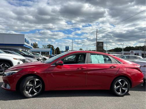 2023 Hyundai ELANTRA Limited