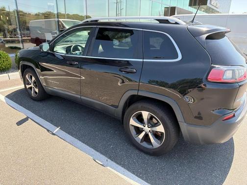 Diamond Black 2019 Jeep Cherokee Limited