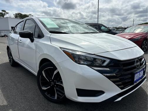 2023 Nissan Versa 1.6 SR