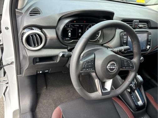 2023 Nissan Versa 1.6 SR