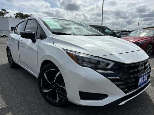 2023 Nissan Versa 1.6 SR