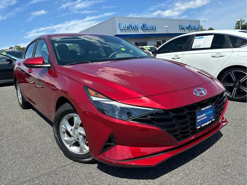 Red 2023 Hyundai ELANTRA SE