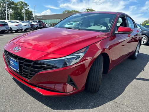 Red 2023 Hyundai ELANTRA SE
