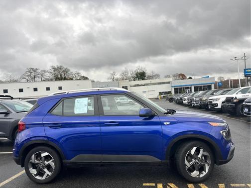 2023 Hyundai VENUE SEL