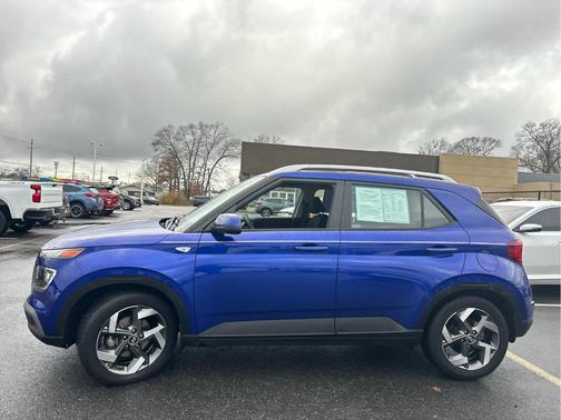 2023 Hyundai VENUE SEL