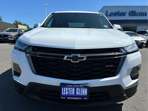 Summit White 2023 Chevrolet Traverse RS