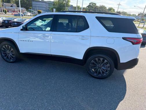 Summit White 2023 Chevrolet Traverse RS