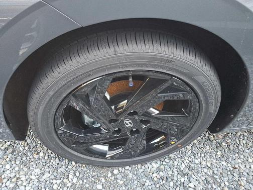 2026 Hyundai ELANTRA HEV SEL