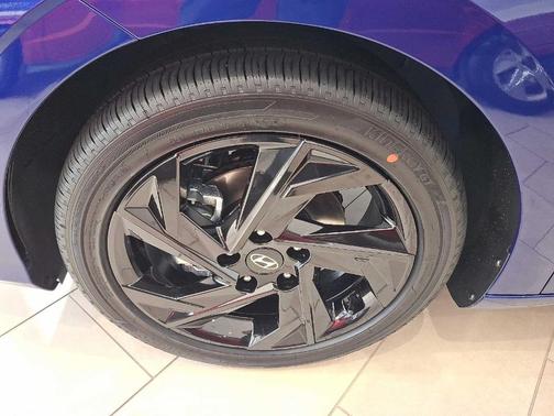 2026 Hyundai ELANTRA SEL