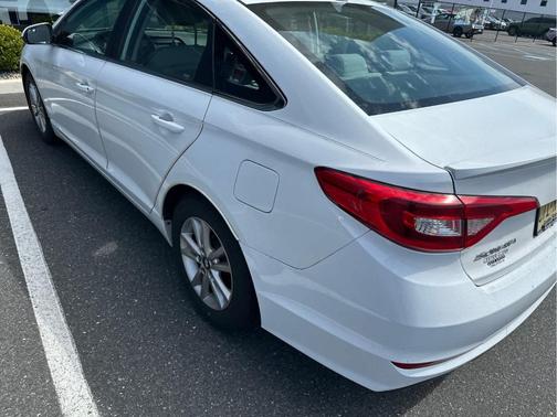 Quartz White Pearl 2017 Hyundai SONATA SE