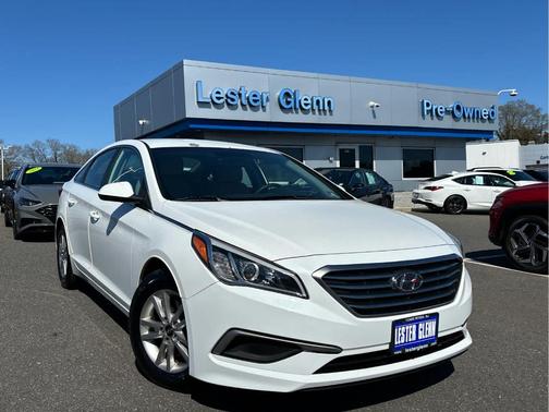 Quartz White Pearl 2017 Hyundai SONATA SE