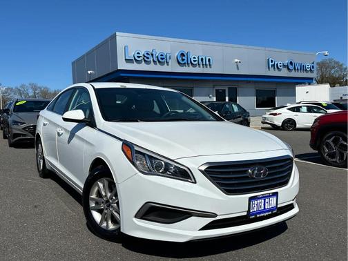 Quartz White Pearl 2017 Hyundai SONATA SE