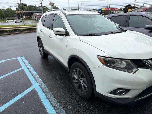 Pearl White 2016 Nissan Rogue SL