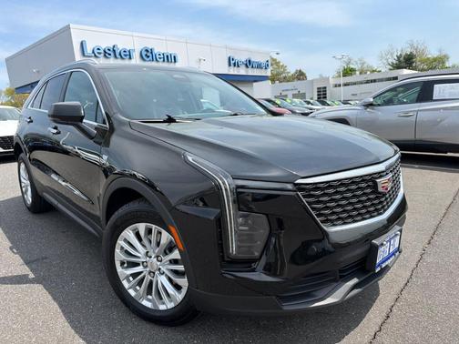 Stellar Black Metallic 2024 Cadillac XT4 Luxury