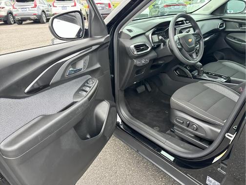Mosaic Black Metallic 2023 Chevrolet Trailblazer LT