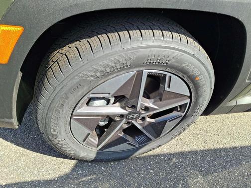 Green 2026 Hyundai TUCSON SEL Premium