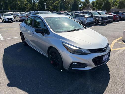 Silver Ice Metallic 2018 Chevrolet Cruze LT