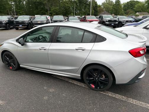 Silver Ice Metallic 2018 Chevrolet Cruze LT