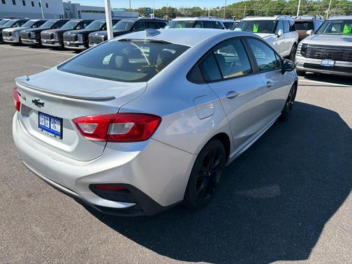 Silver Ice Metallic 2018 Chevrolet Cruze LT