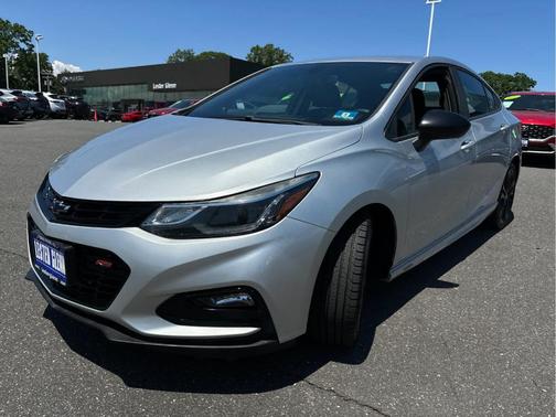 Silver Ice Metallic 2018 Chevrolet Cruze LT
